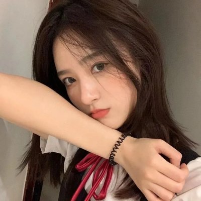 照片里的伴娘